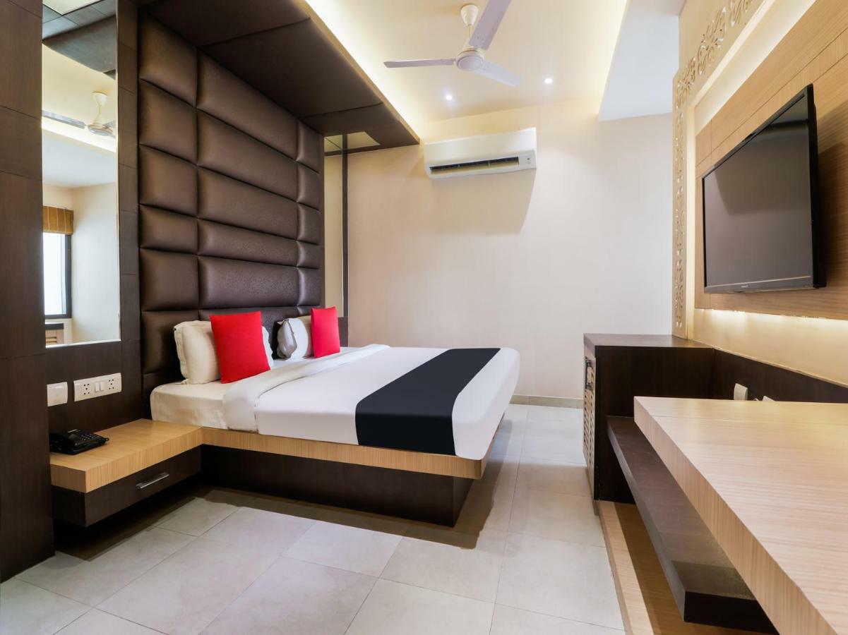 Capital O 46218 Royal Cottage Suite Kanpur Buitenkant foto