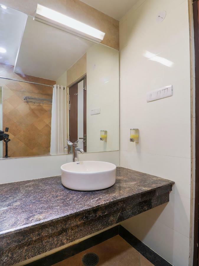 Capital O 46218 Royal Cottage Suite Kanpur Buitenkant foto
