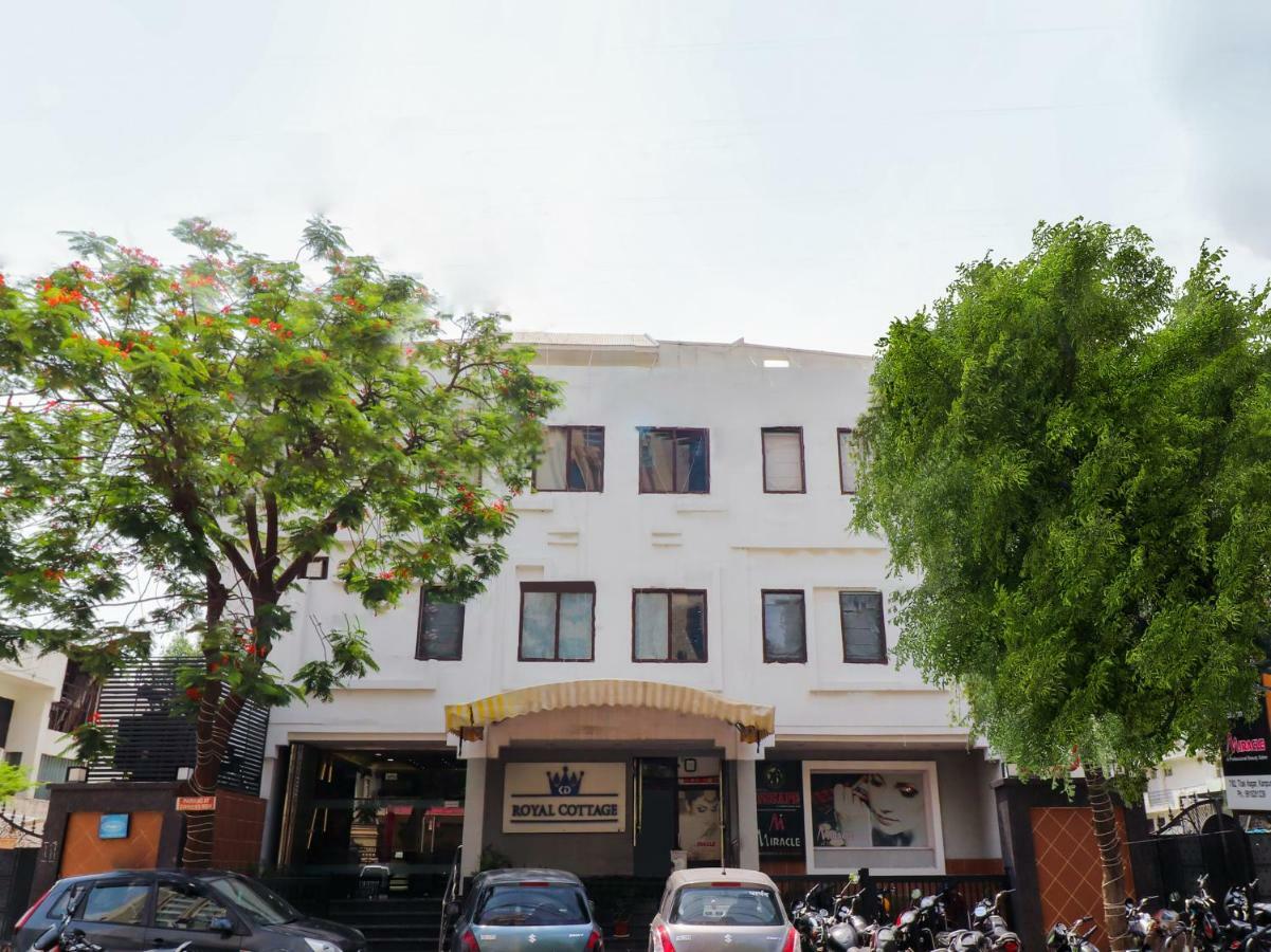 Capital O 46218 Royal Cottage Suite Kanpur Buitenkant foto
