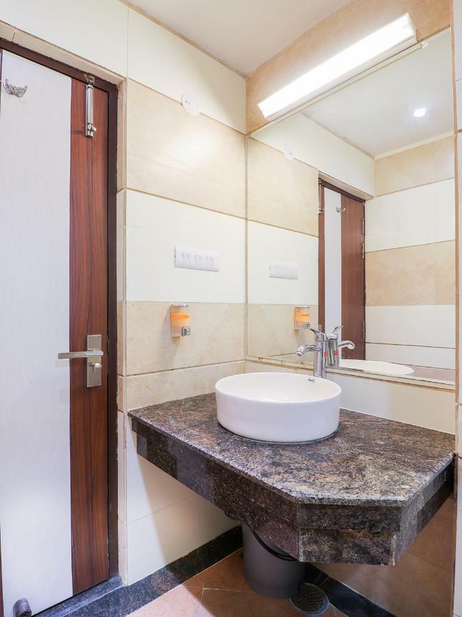 Capital O 46218 Royal Cottage Suite Kanpur Buitenkant foto