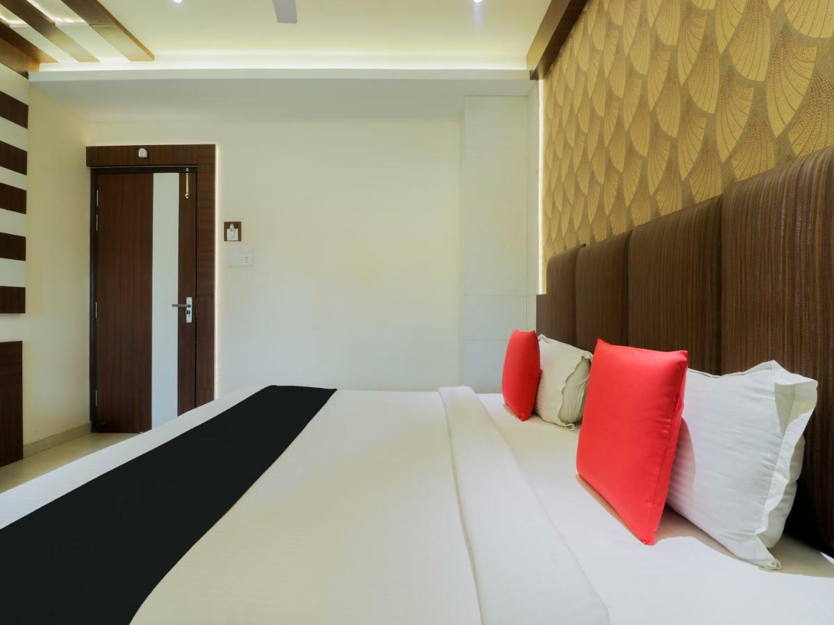Capital O 46218 Royal Cottage Suite Kanpur Buitenkant foto